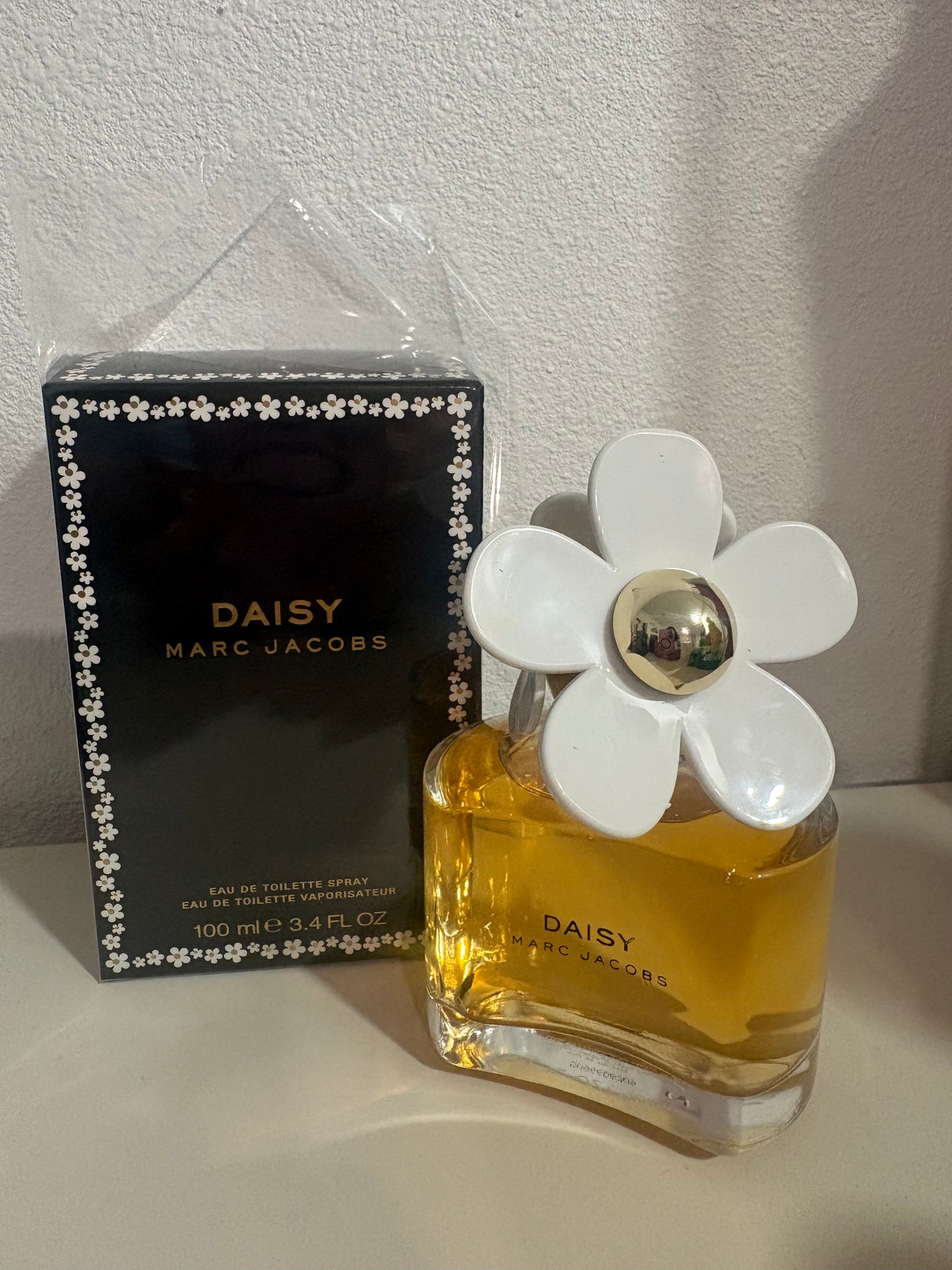 Floral Women’s Fragrance – Daisy Style Perfume (Elegant & Long Lasting)